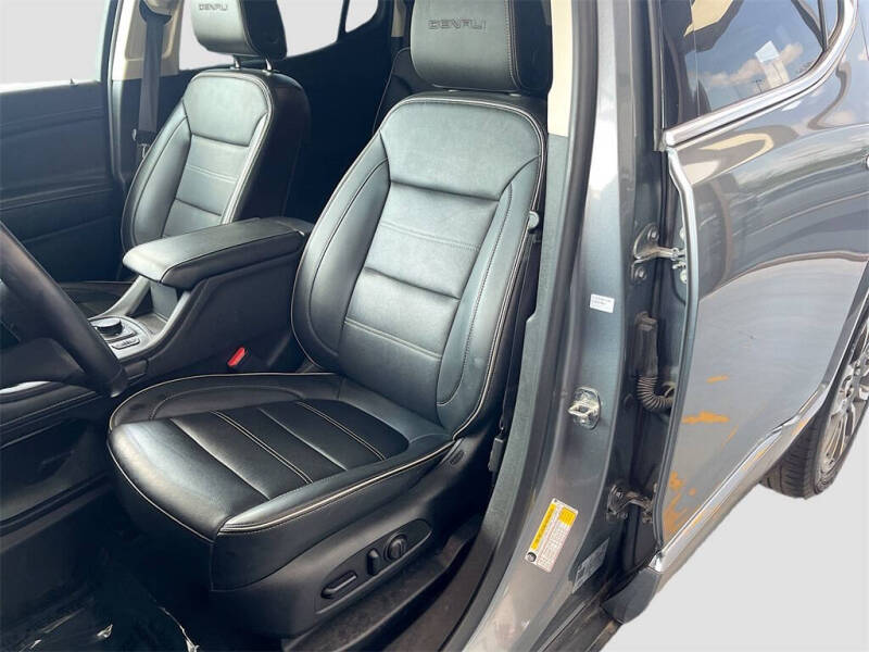 2022 GMC Acadia Denali