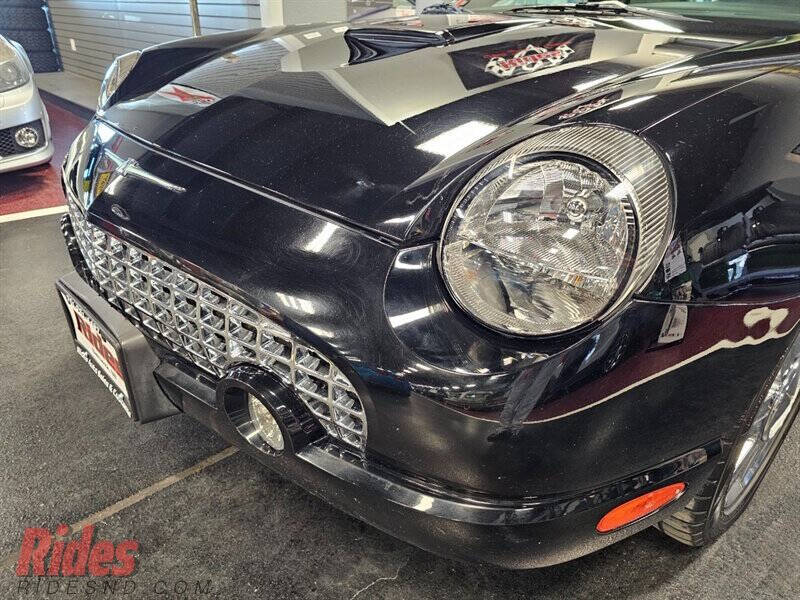 2005 Ford Thunderbird Deluxe