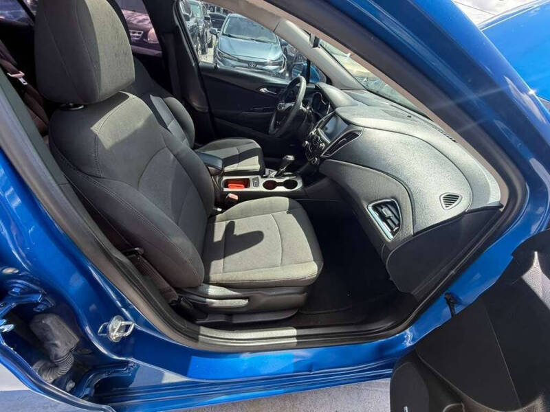 2017 Chevrolet Cruze LT Auto
