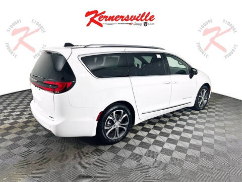 2026 Chrysler Pacifica Pinnacle