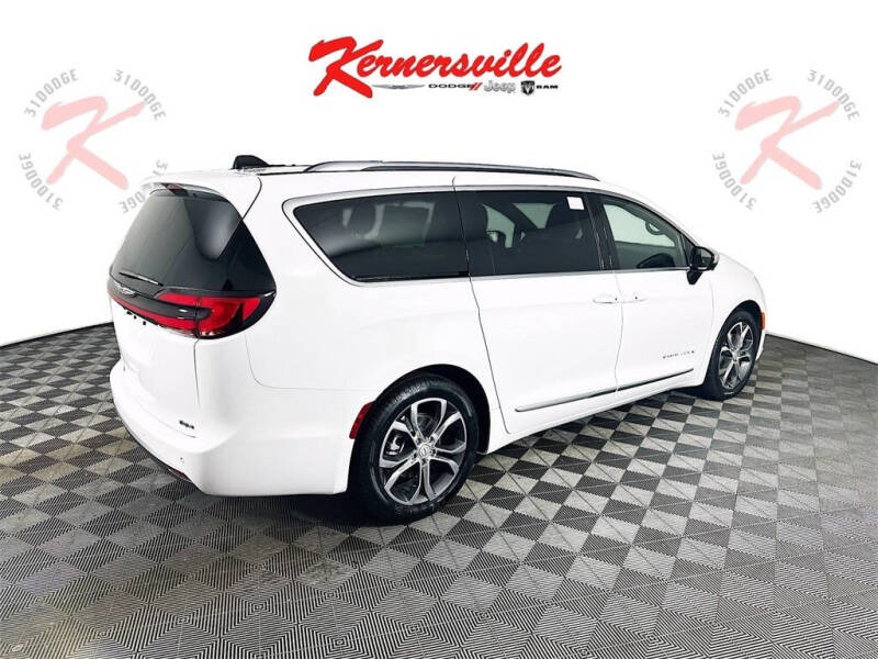 2026 Chrysler Pacifica Pinnacle