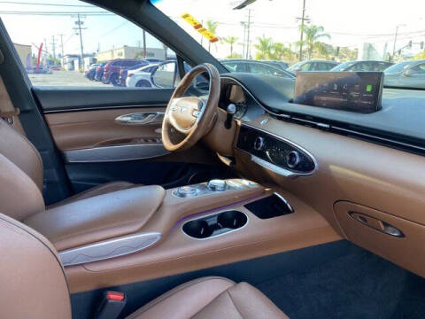 2022 Genesis GV70 2.5T Standard