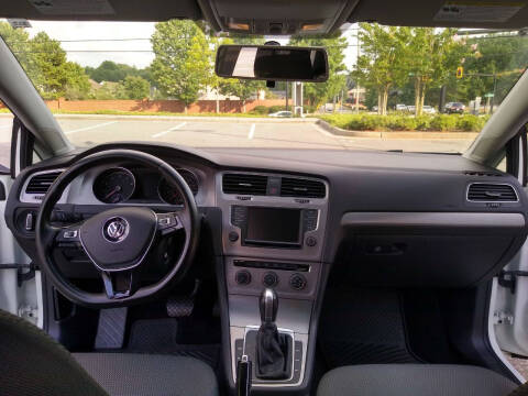 2016 Volkswagen Golf TSI S