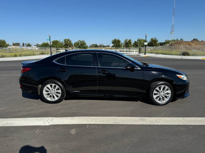 2013 Lexus ES 300h