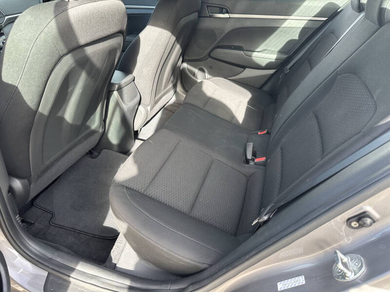 2020 Hyundai Elantra SE