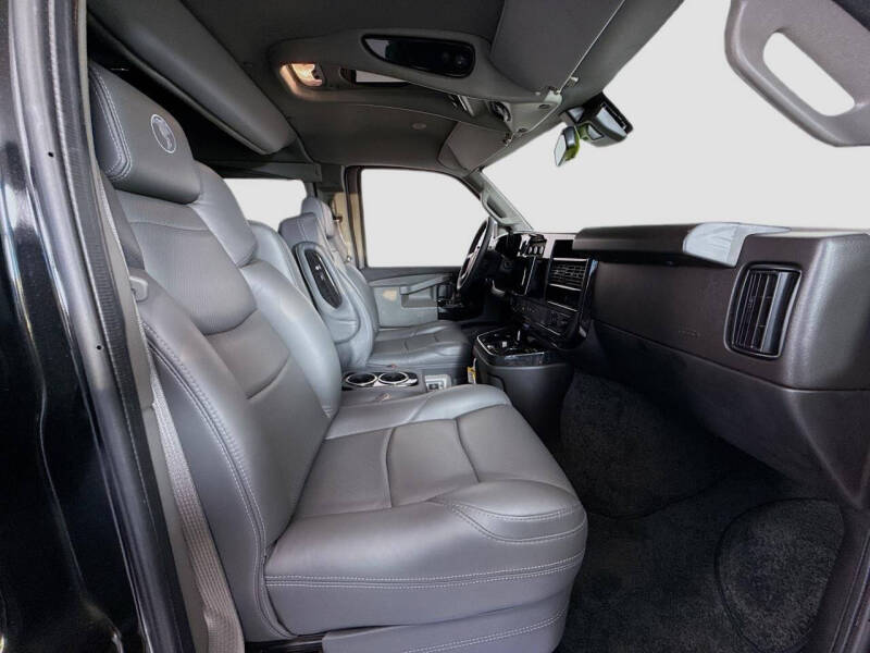 2025 GMC Savana 2500