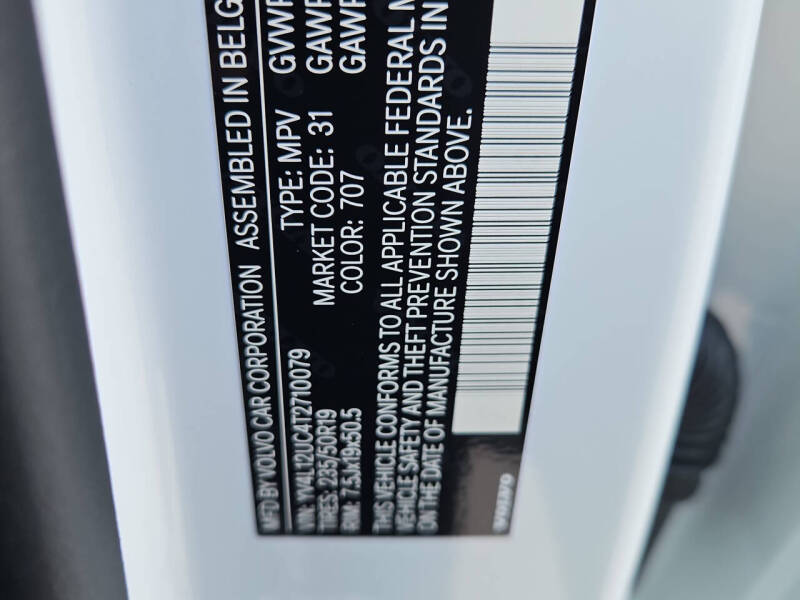 2026 Volvo XC40 B5 Plus