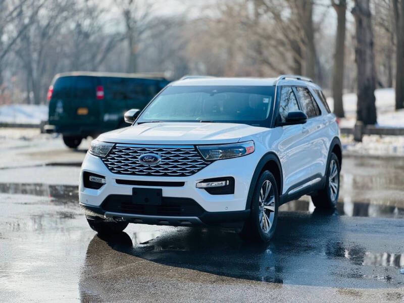 2020 Ford Explorer Platinum's photo