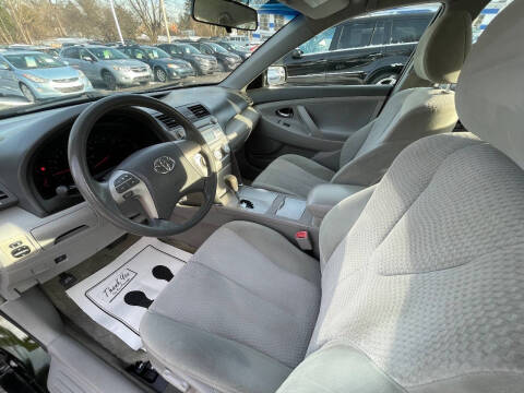 2010 Toyota Camry LE