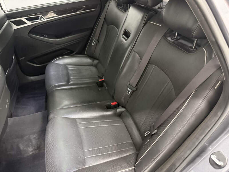 2015 Hyundai Genesis