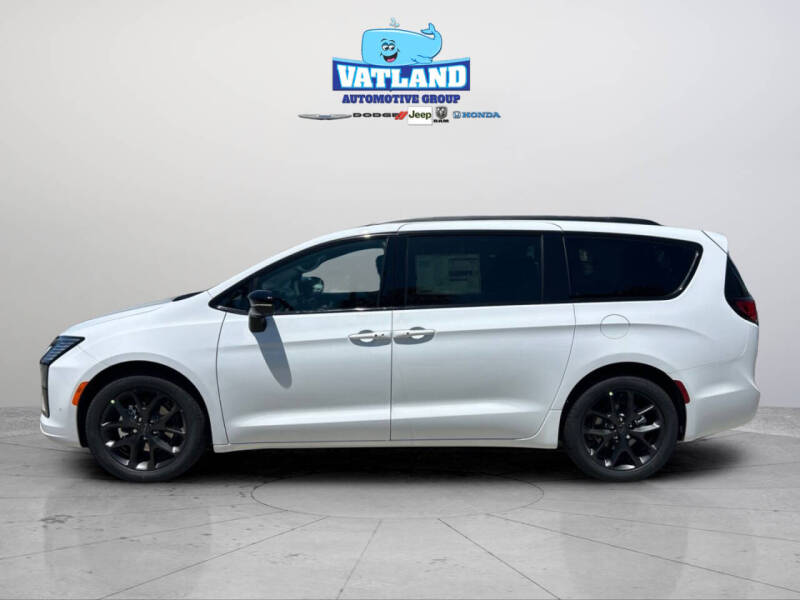 2027 Chrysler Pacifica Limited