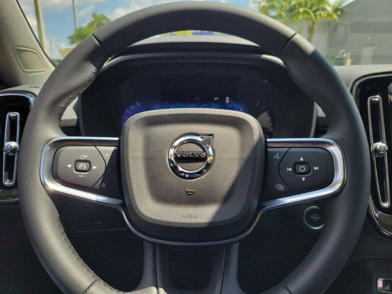 2026 Volvo XC40 B4 Core