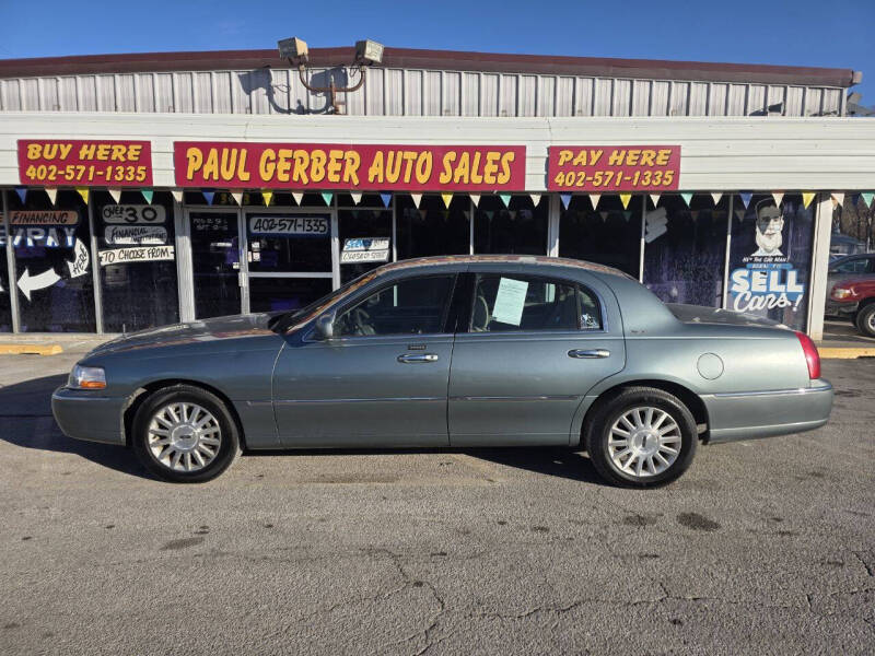 2004 Lincoln Town Car Signature's photo