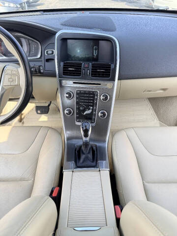 2016 Volvo XC60 T5 Drive-E Platinum
