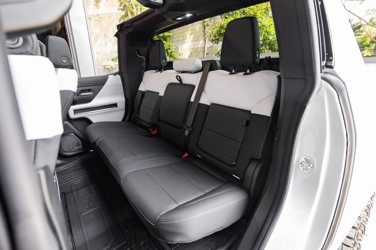 2022 GMC HUMMER EV 18