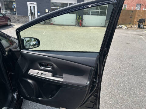 2015 Toyota Prius v Three
