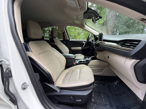 2020 Ford Escape Titanium