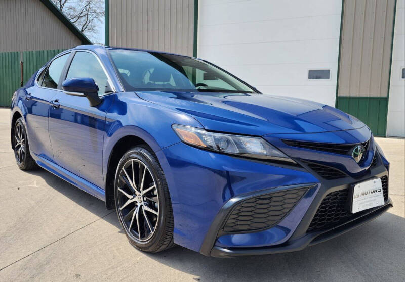 Used 2024 Toyota Camry SE with VIN 4T1G11AK2RU189592 for sale in Des Moines, IA
