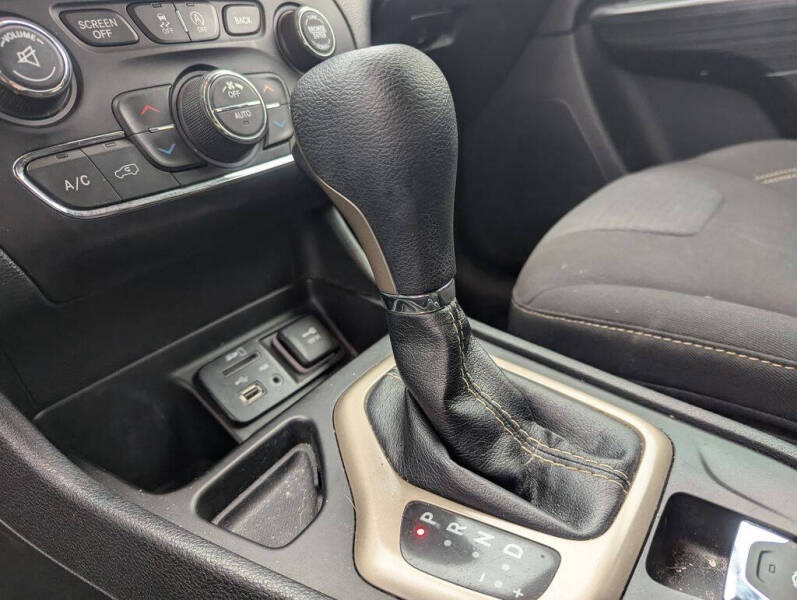 2016 Jeep Cherokee Latitude Altitude