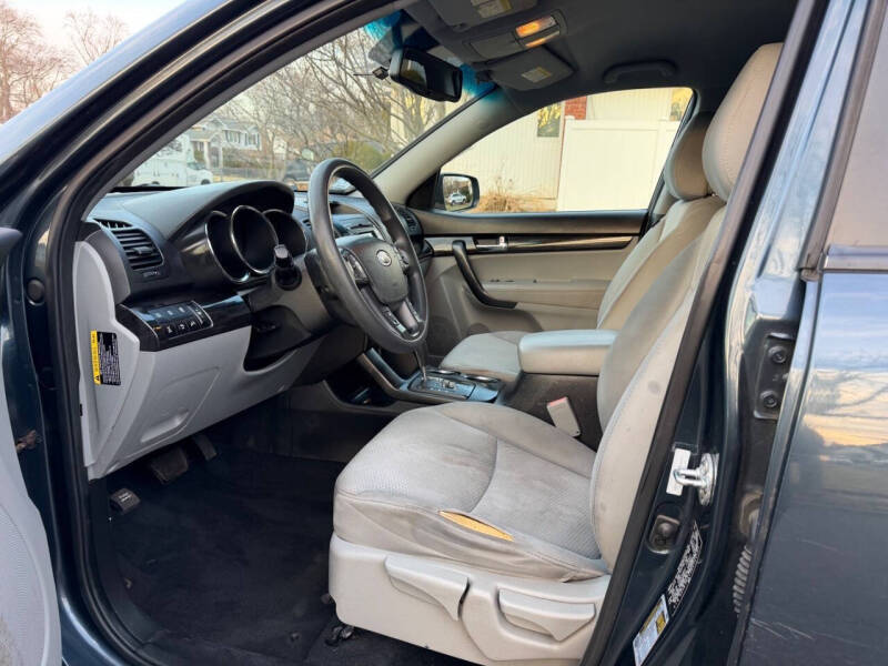 2011 Kia Sorento LX