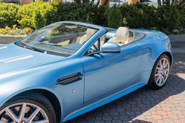 2012 Aston Martin V8 Vantage 33