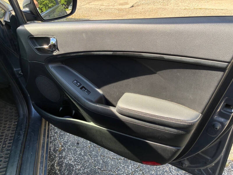 2016 Kia Forte5 LX