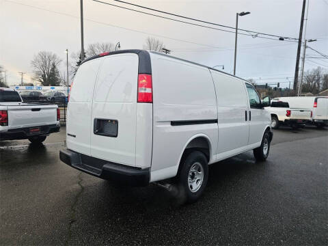 2025 Chevrolet Express 3500