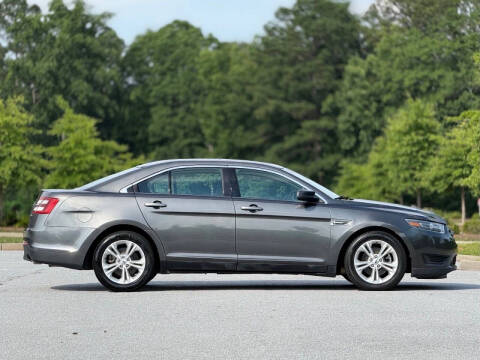 2016 Ford Taurus SE