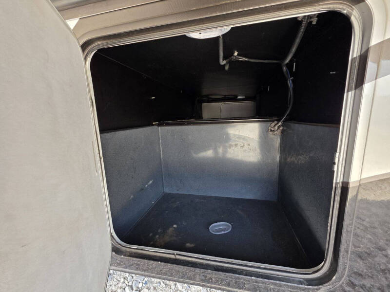 2017 NeXus RV MAYBACH
