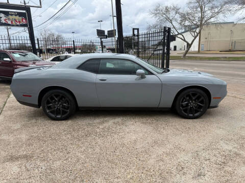 2021 Dodge Challenger SXT