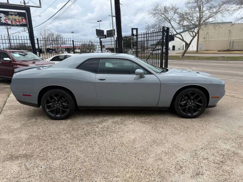 2021 Dodge Challenger SXT