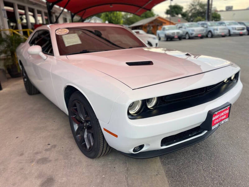 2021 Dodge Challenger SXT's photo