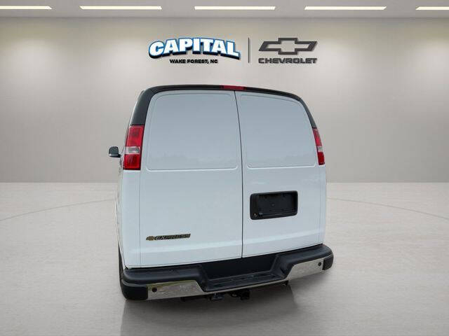 2025 Chevrolet Express 2500