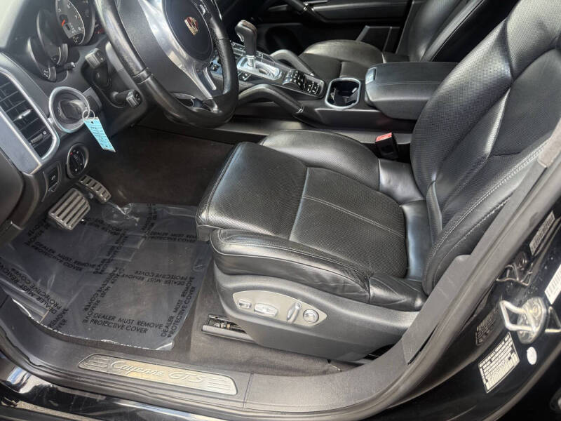 2013 Porsche Cayenne GTS