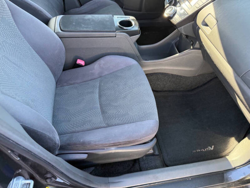 2012 Toyota Prius v Two
