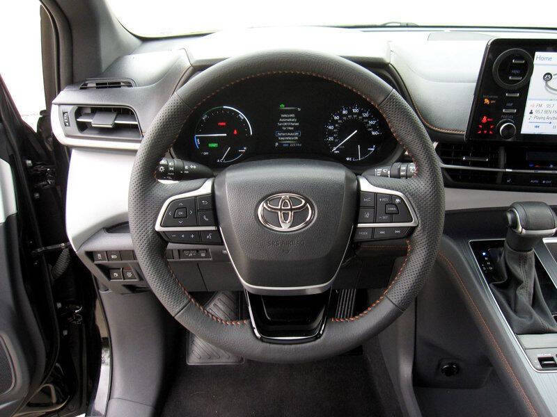 2023 Toyota Sienna XSE 7-Passenger