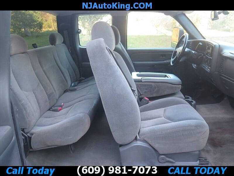 2004 Chevrolet Silverado 2500HD LS