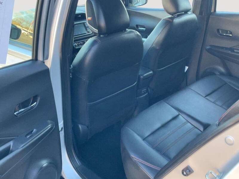 2020 Nissan Kicks SR