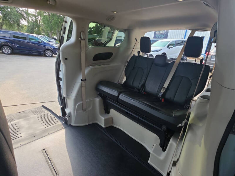 2020 Chrysler Pacifica Touring L