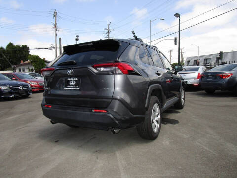 2019 Toyota RAV4 LE