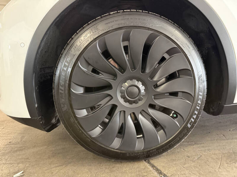 2022 Tesla Model Y Long Range - Photo 15