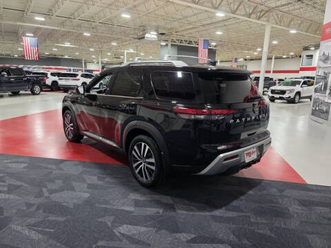 2022 Nissan Pathfinder Platinum