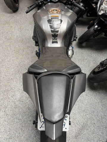 2017 Yamaha YZF-R1