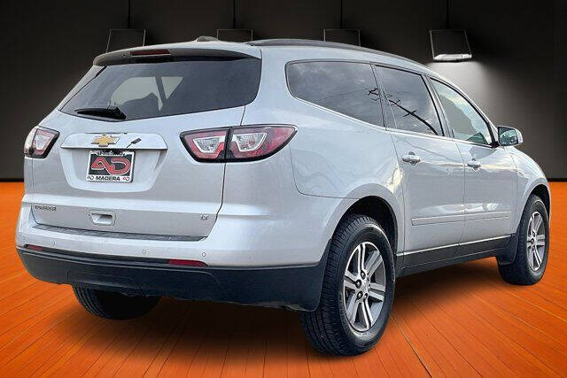 2017 Chevrolet Traverse 1LT photo 13