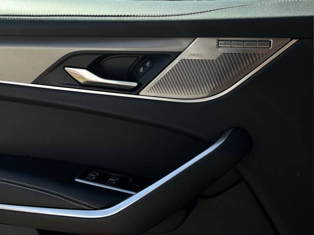 2025 Jaguar F-PACE P250 R-Dynamic S