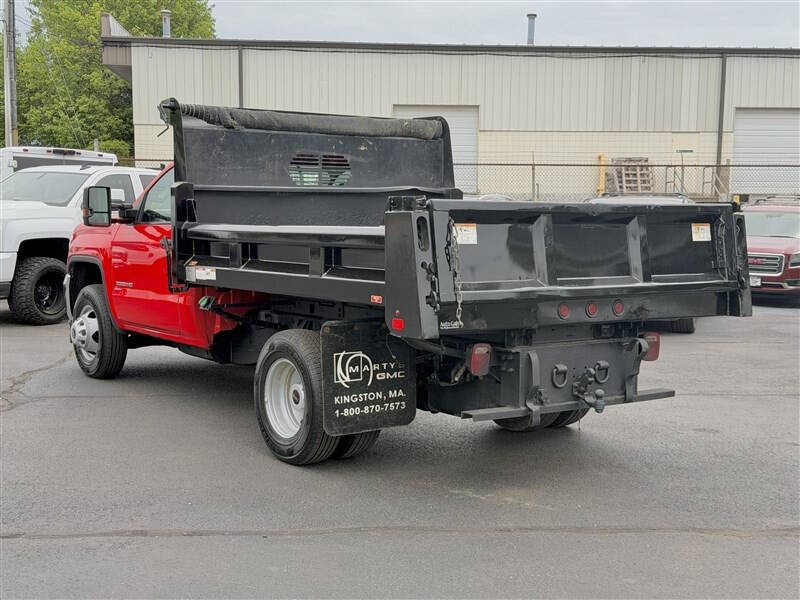 RED 2019 GMC Sierra 3500HD CC Base 2
