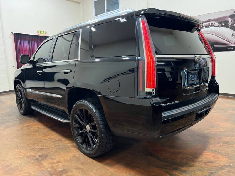 2018 Cadillac Escalade Luxury