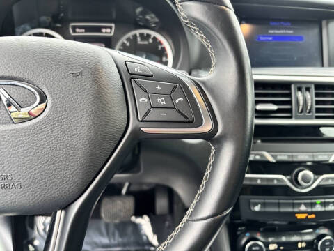 2018 Infiniti QX30 Premium