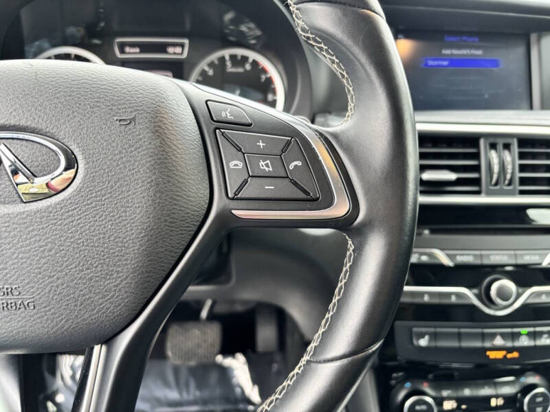 2018 Infiniti QX30 Premium