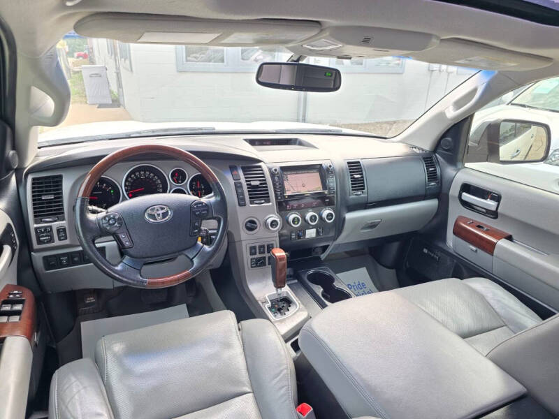 2011 Toyota Sequoia Platinum